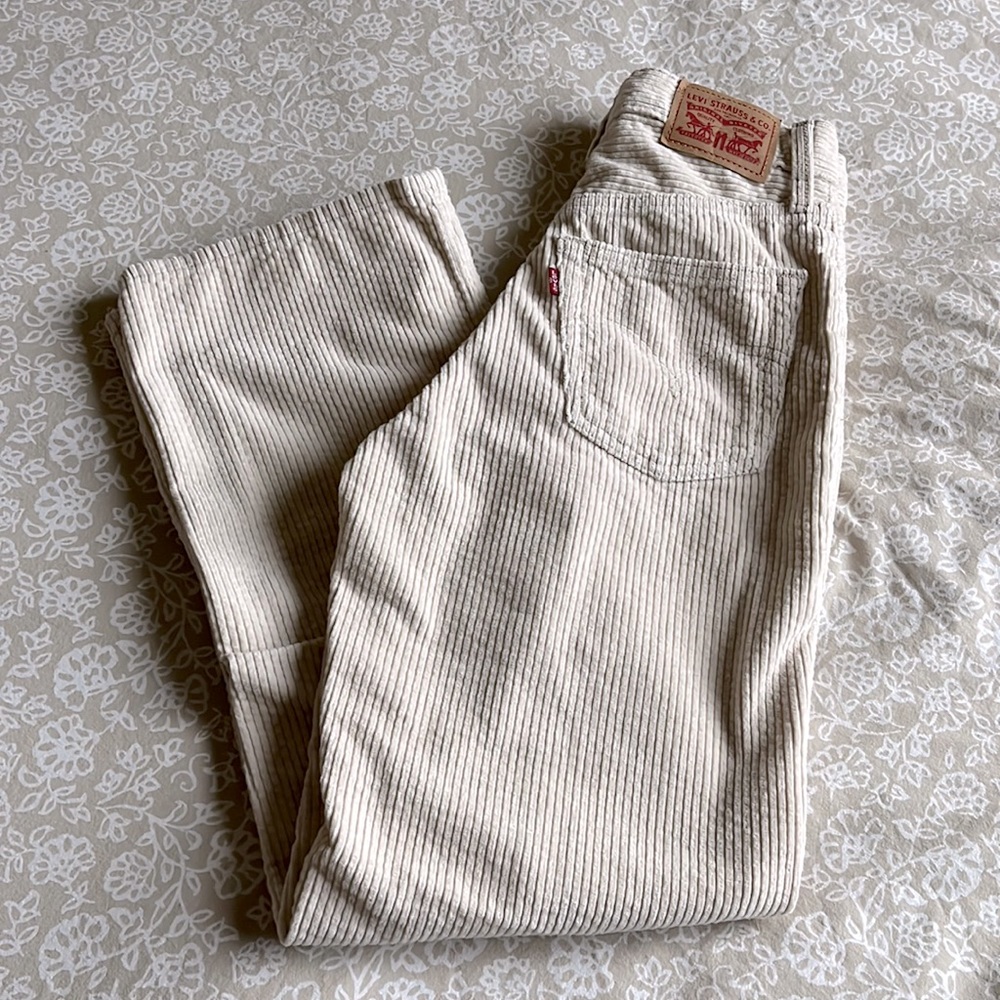 Levi’s Ribcage Straight Ivory Corduroy Pants, W26/L27